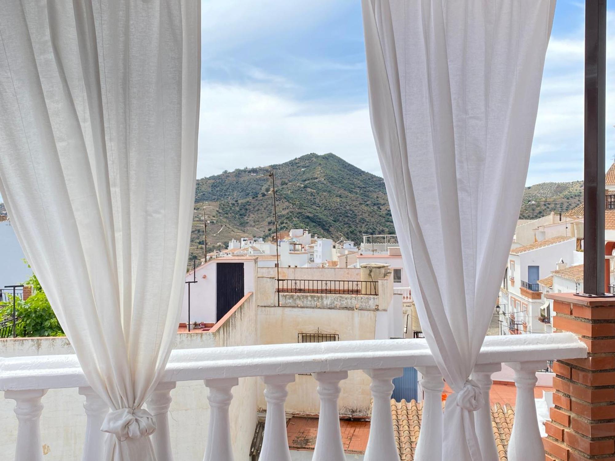 Casa Miguel - 3 Beautiful Apartments Availabe Sayalonga Bagian luar foto